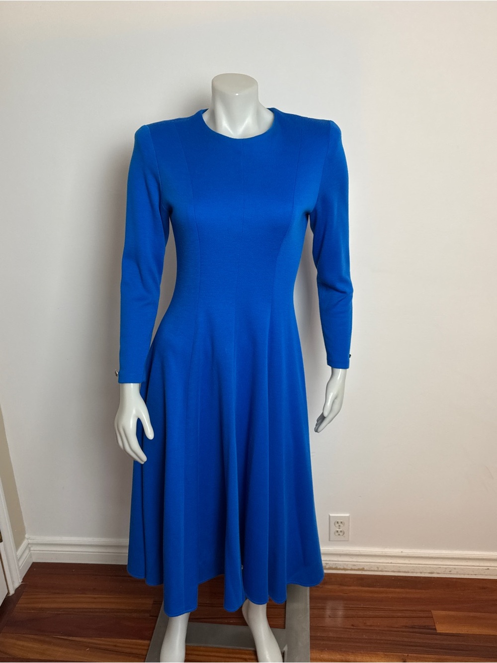 VINTAGE - ALGO - Made in CANADA - Gorgeous Blue Knit Longsleeve Dress.  9/10